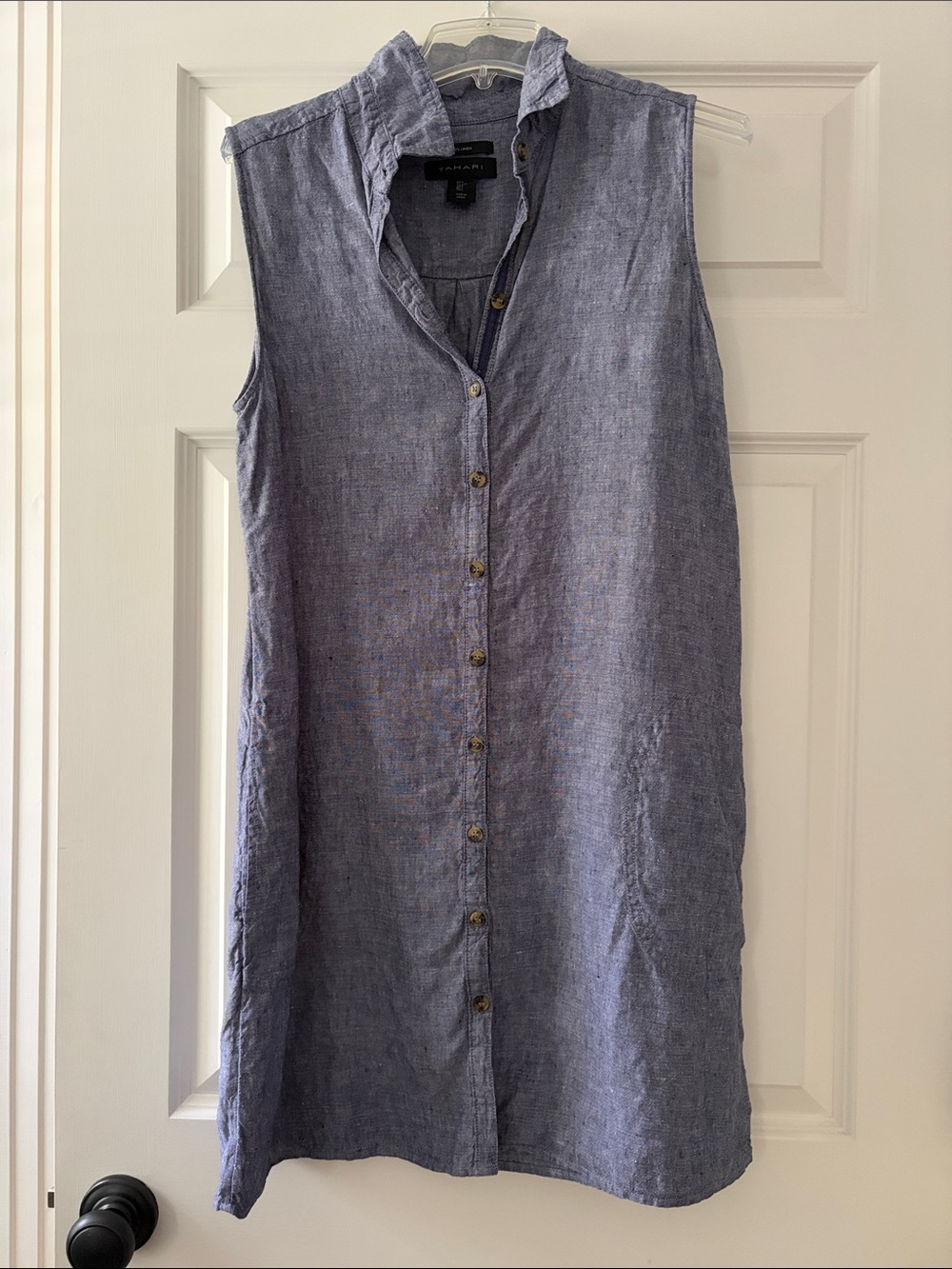 Tahari Sleeveless Button-Front Linen Tunic in Light Blue chambray